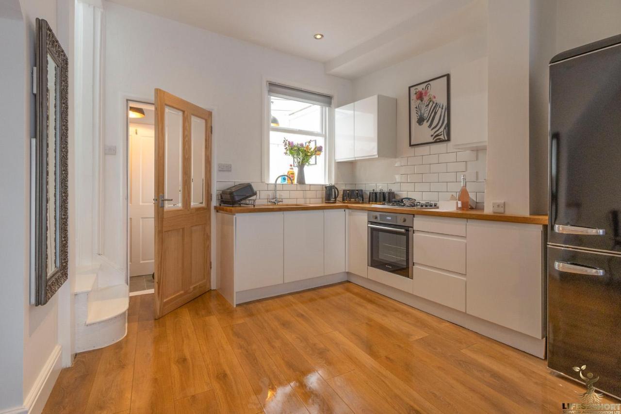 Luxe Garden House For 6 In Central Έξετερ Εξωτερικό φωτογραφία